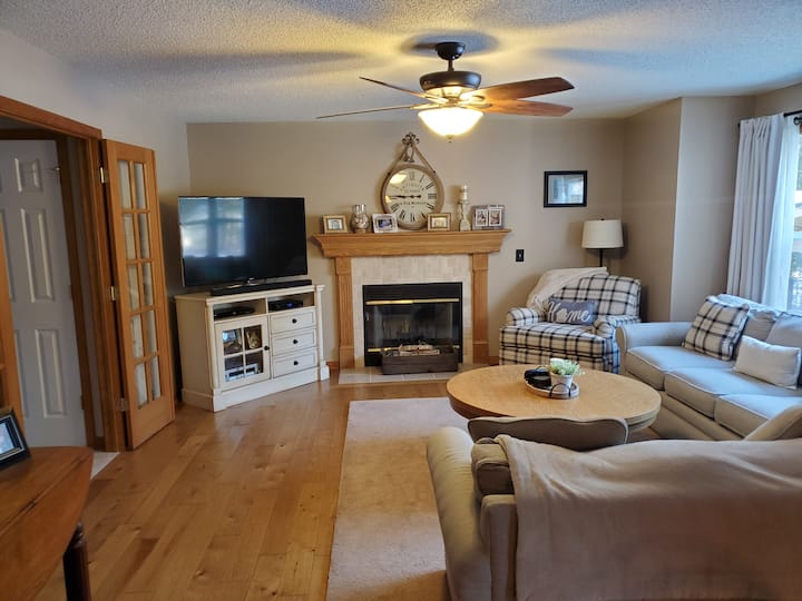 Spacious 5 Bedroom Home With Pool , Patio
Fire Pit - Saratoga Springs, NY