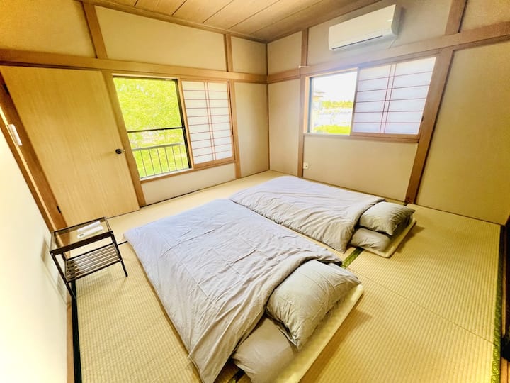 Lay 2-3 futons