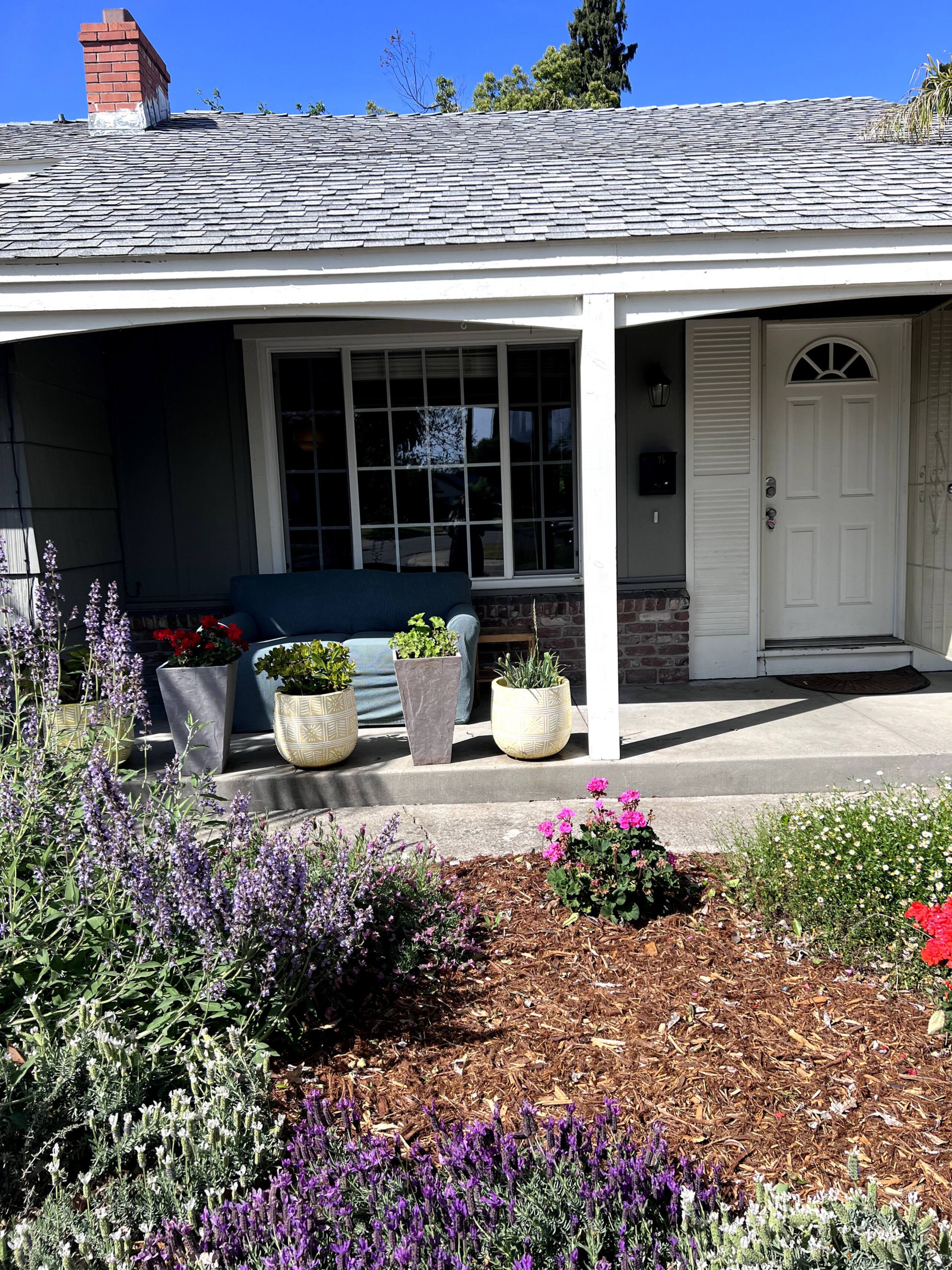 Cozy Family Home with Yard, Coffee & Books - Photo 28