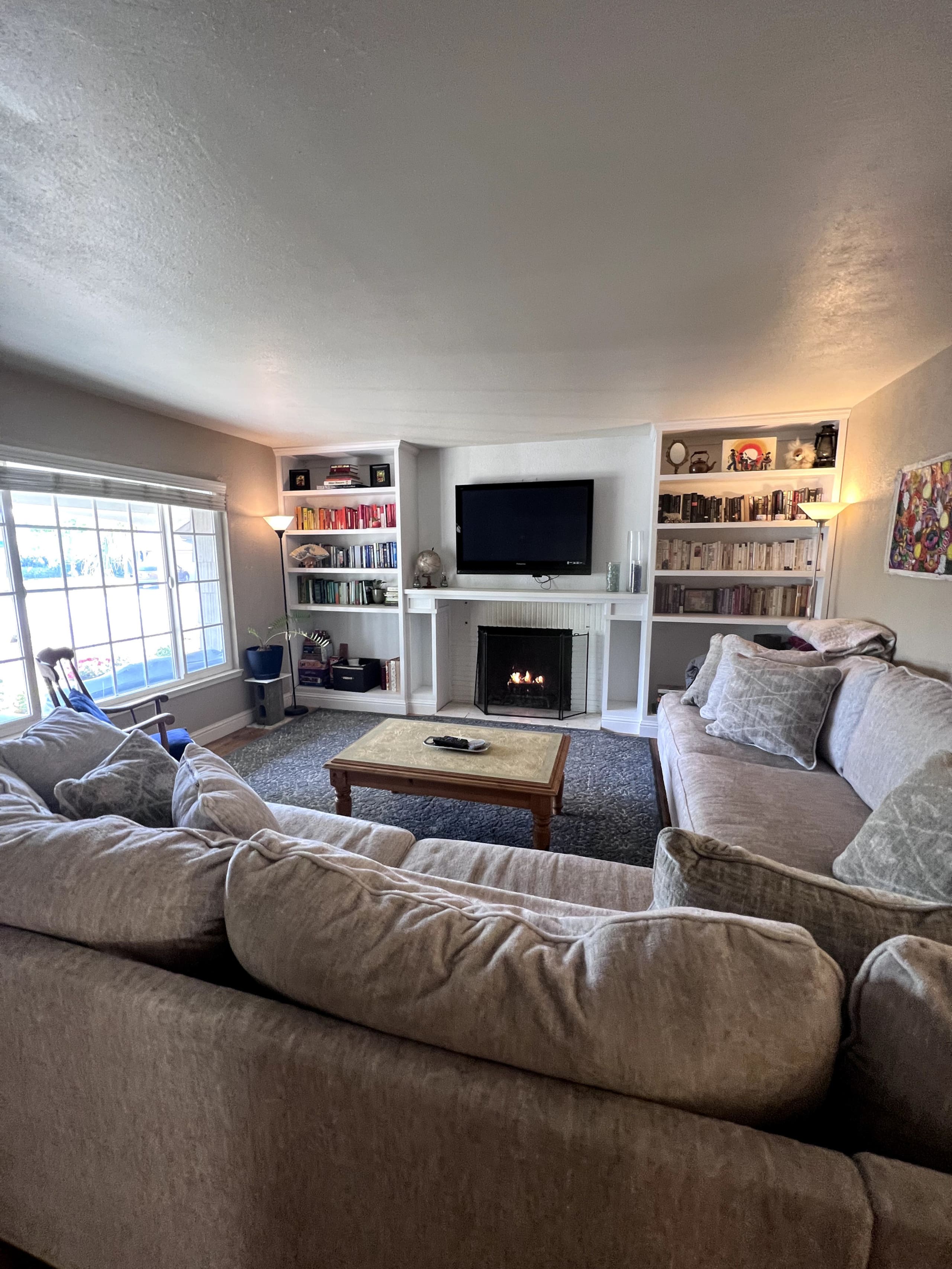 Cozy Family Home with Yard, Coffee & Books - Main photo