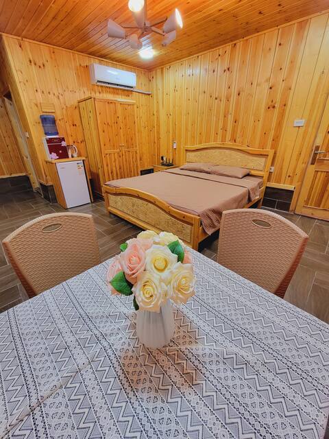 Atoom lodge