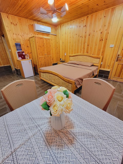 Atoom lodge