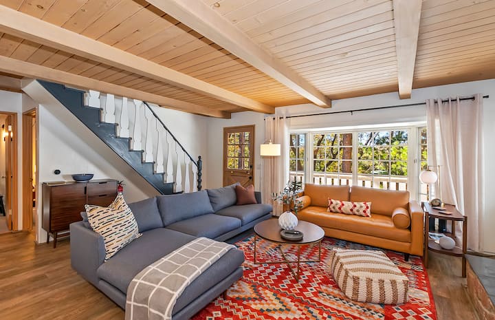 Cozy Family Haven With Epic Game Room Near Village - Lake Arrowhead, CA
