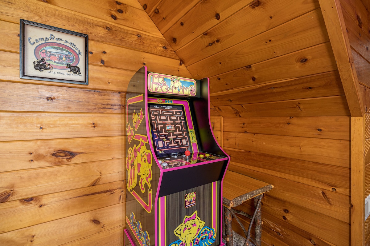 ความสนุกที่ชวนให้นึกถึงอดีตในห้องใต้หลังคามีอาเขต Ms. Pac-Man พร้อมเกมคลาสสิก 10 เกม!