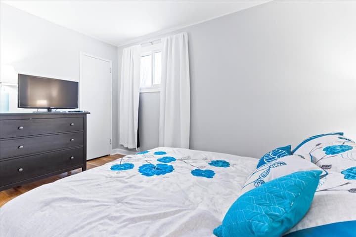 Bedroom #2 with Queen bed and Smart TV.