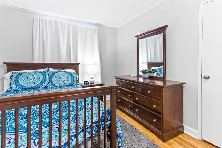 Bedroom #3 with Full bed.