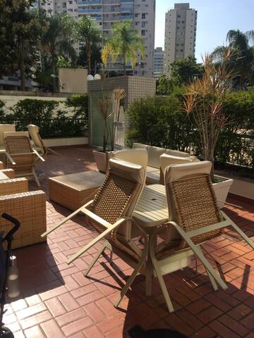 Em frente ao Rock in Rio! Reservas de última hora. gallery image 4