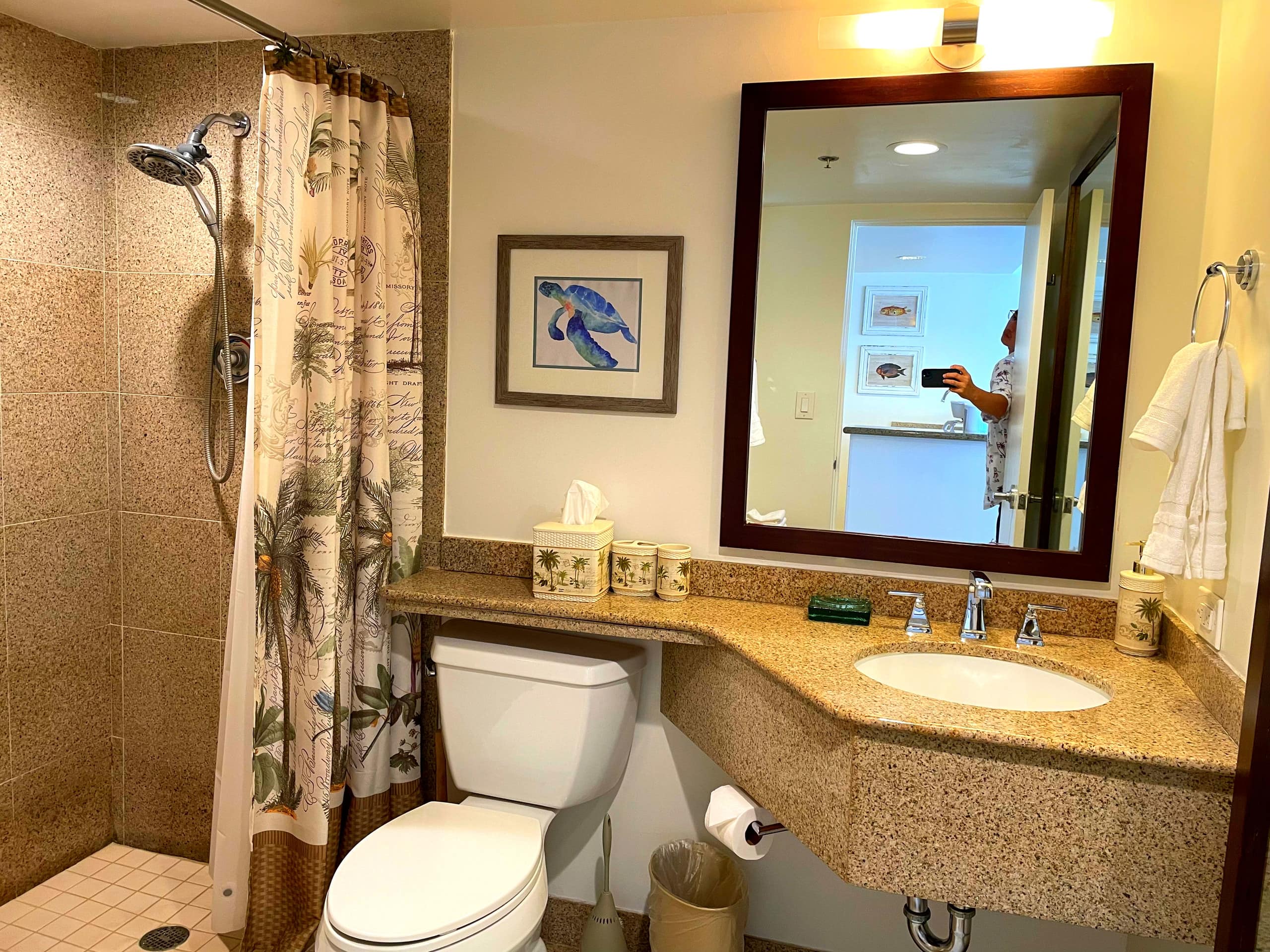 Condo in Honolulu · ★4.7 · 1 bedroom · 3 beds · 1 private bath - Image 10