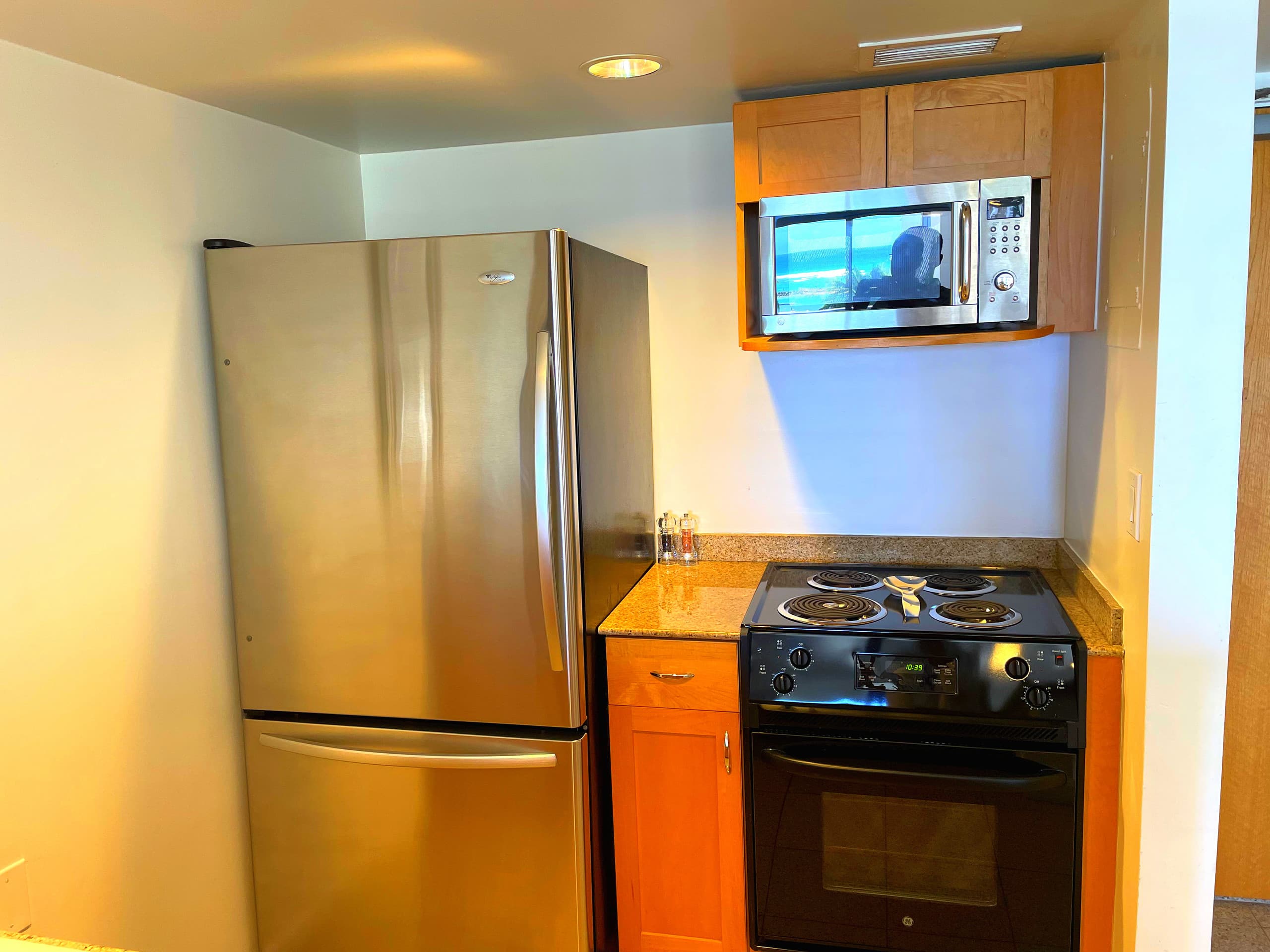 Condo in Honolulu · ★4.7 · 1 bedroom · 3 beds · 1 private bath - Image 6