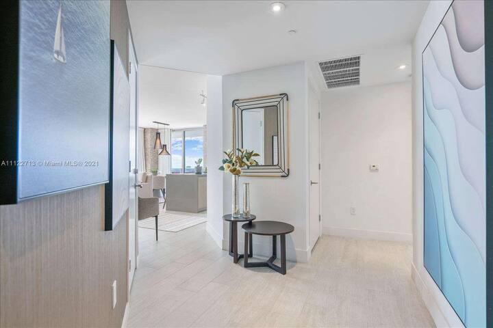 Luxury 34th fl Apt in Resort w/Intracoastal views gallery image 2