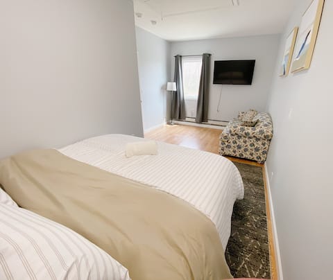 Private Apartment- close to shops, Pt. Jeff., SBU