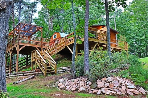 Overlook National Forest, cozy cabin.
