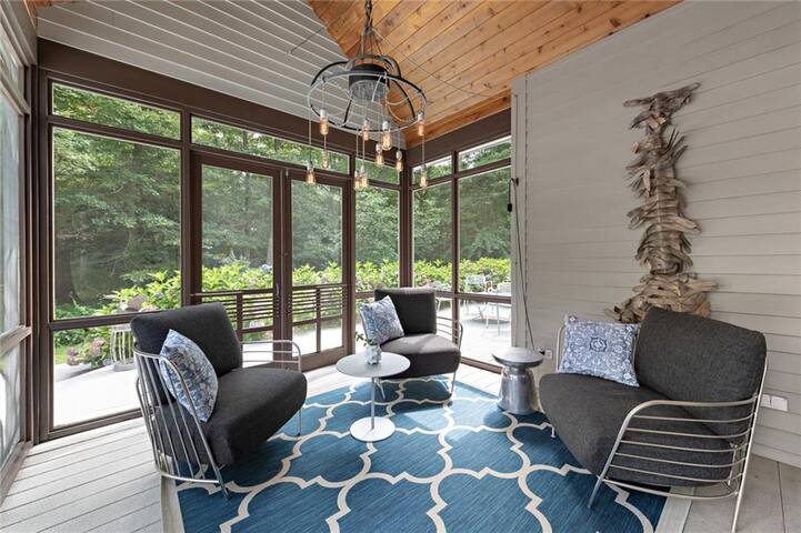 Modern Little Compton Cottage gallery image 5