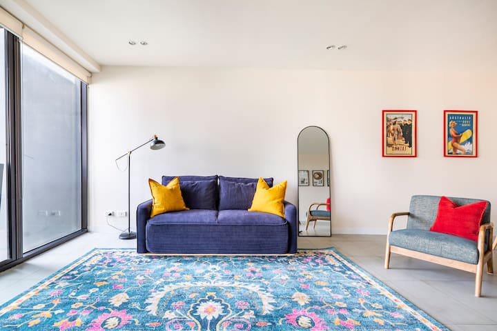 St Kilda Luxury – fabulous views, perfect location