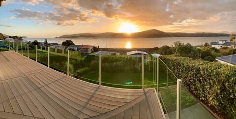 Pāhautea - 3 bdrm house with harbour views