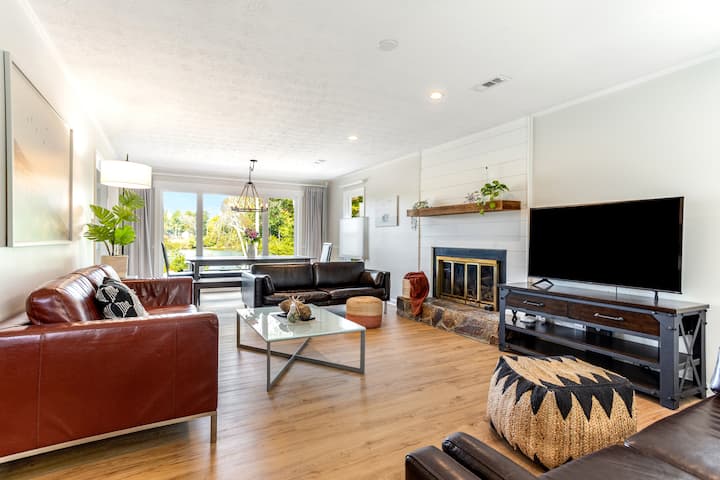 Lakehouse Retreat - Stylish And Cozy W/king Beds - Peachtree City, GA
