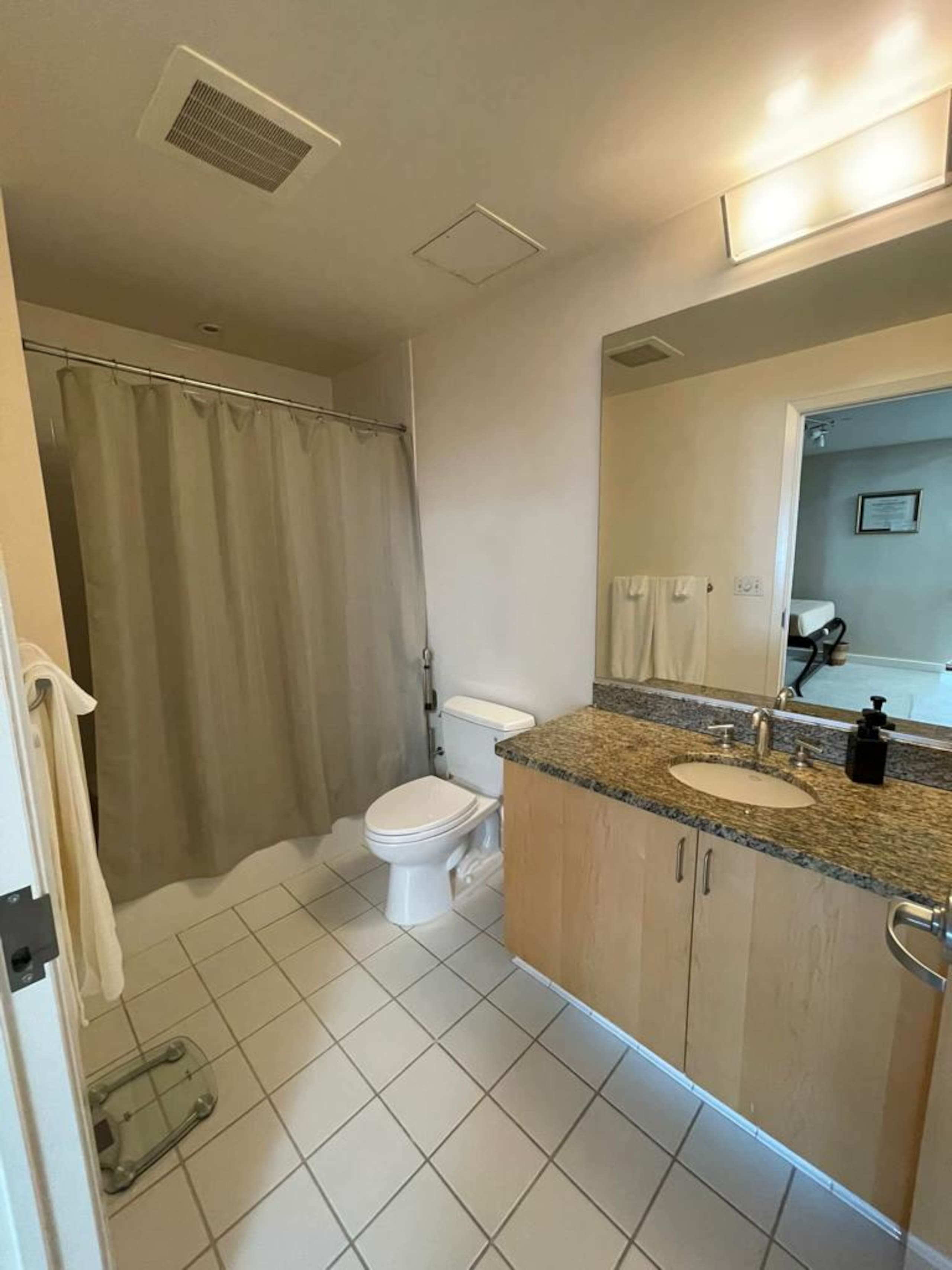 Condo in San Francisco · ★5.0 · 2 bedrooms · 3 beds · 2.5 baths - Image 9