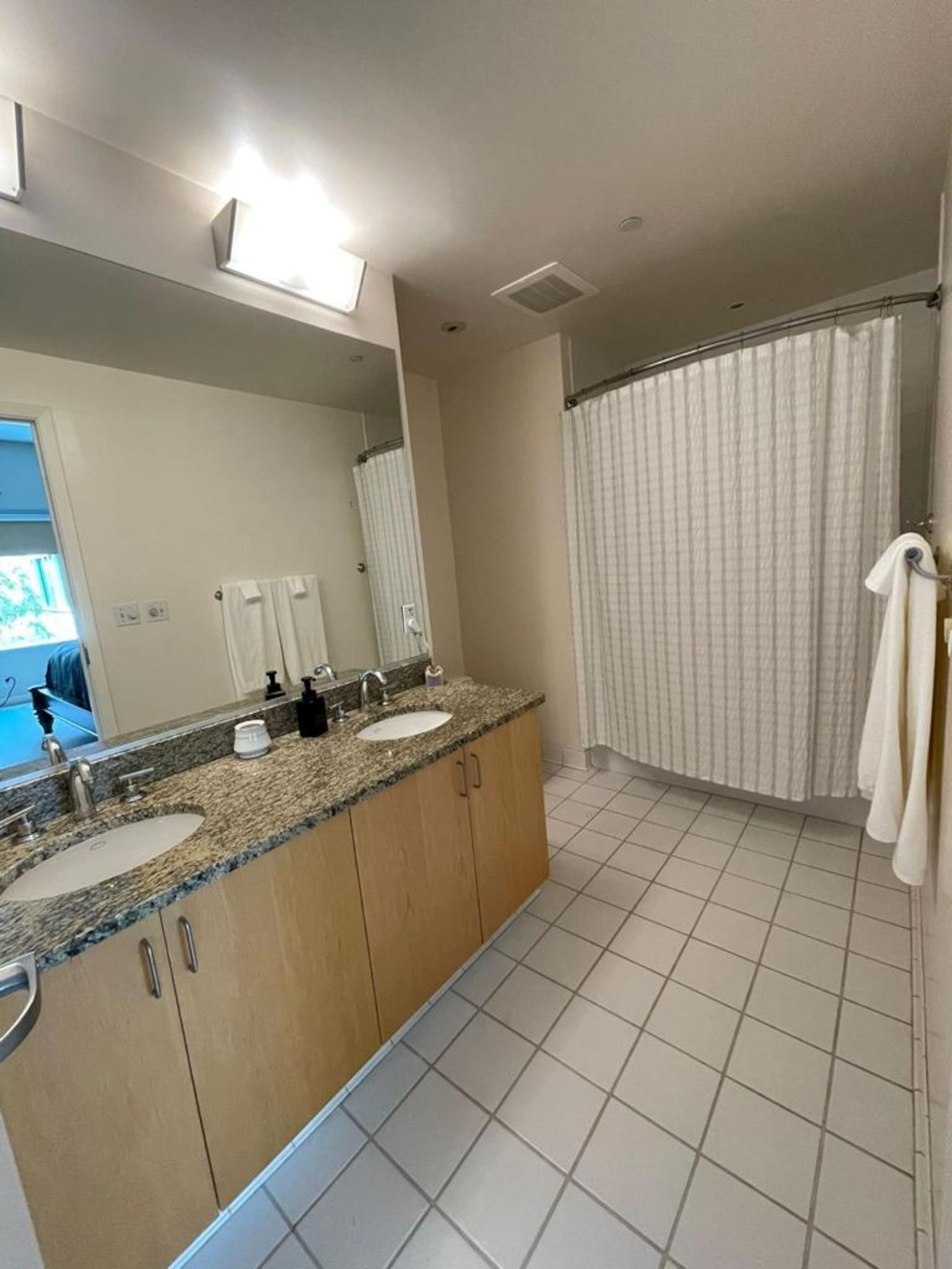 Condo in San Francisco · ★5.0 · 2 bedrooms · 3 beds · 2.5 baths - Image 11