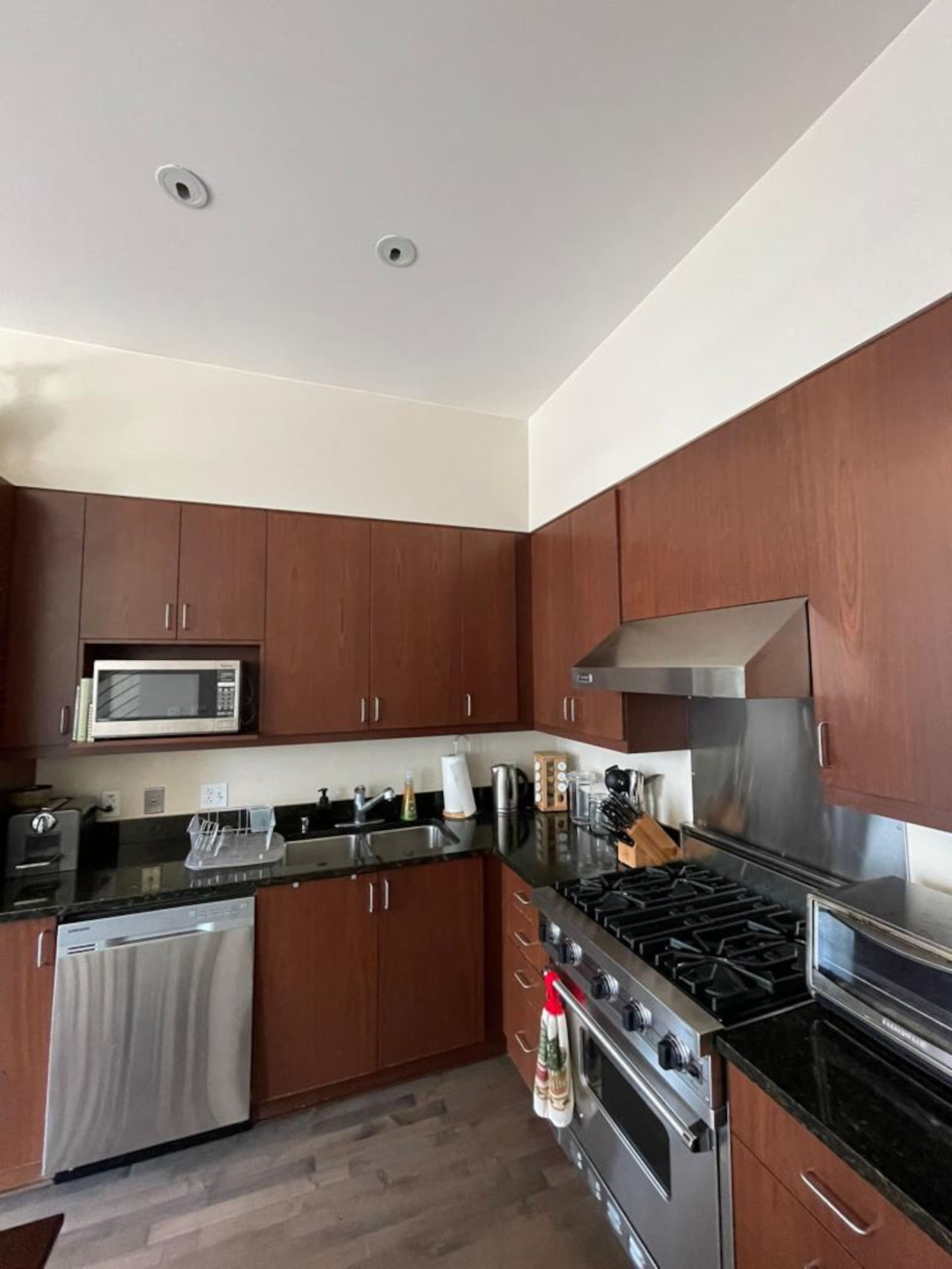 Condo in San Francisco · ★5.0 · 2 bedrooms · 3 beds · 2.5 baths - Image 4