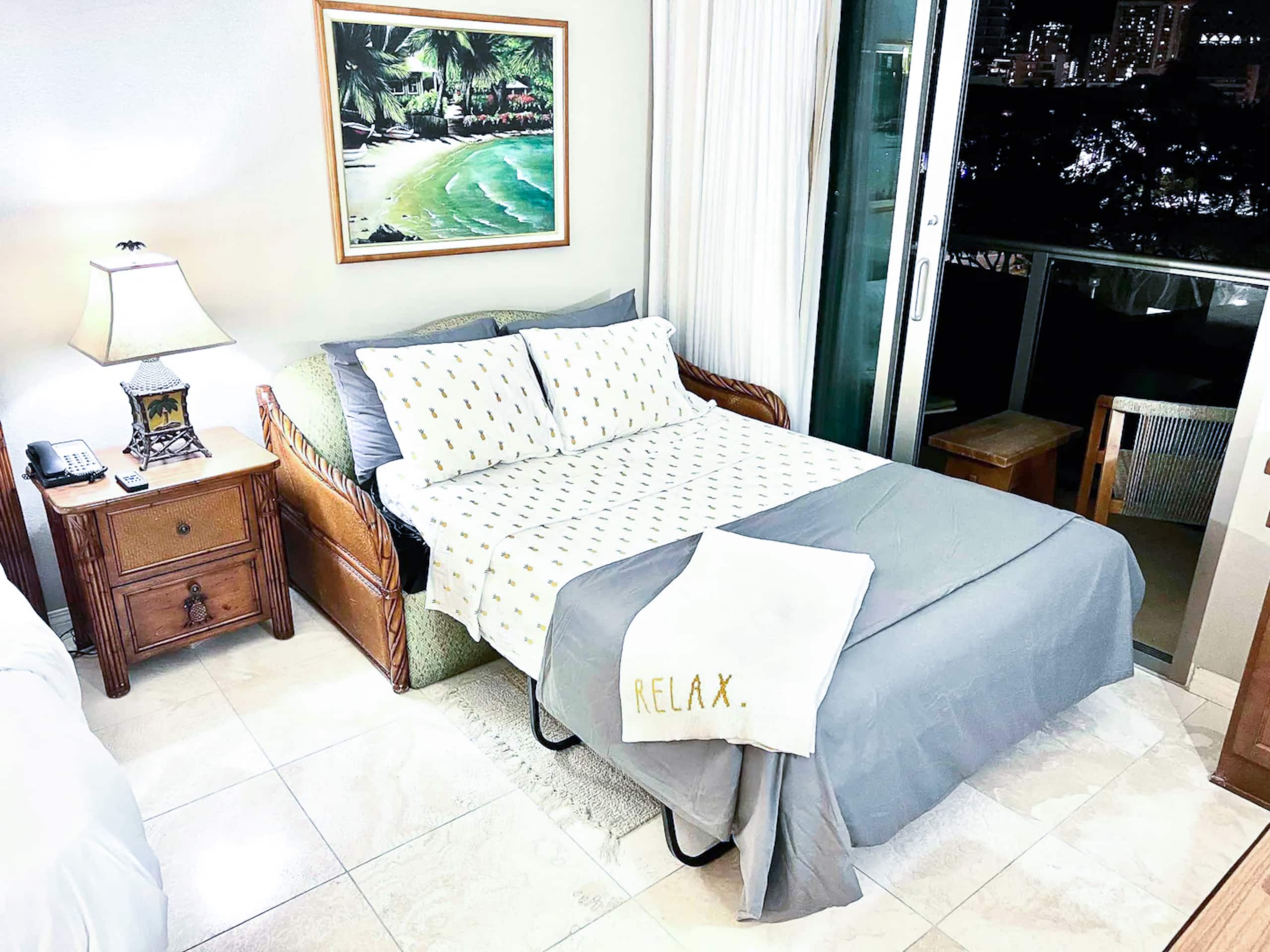 A Lovely Boutique Condo - 7 Minute Walk to Beach! - Image 13
