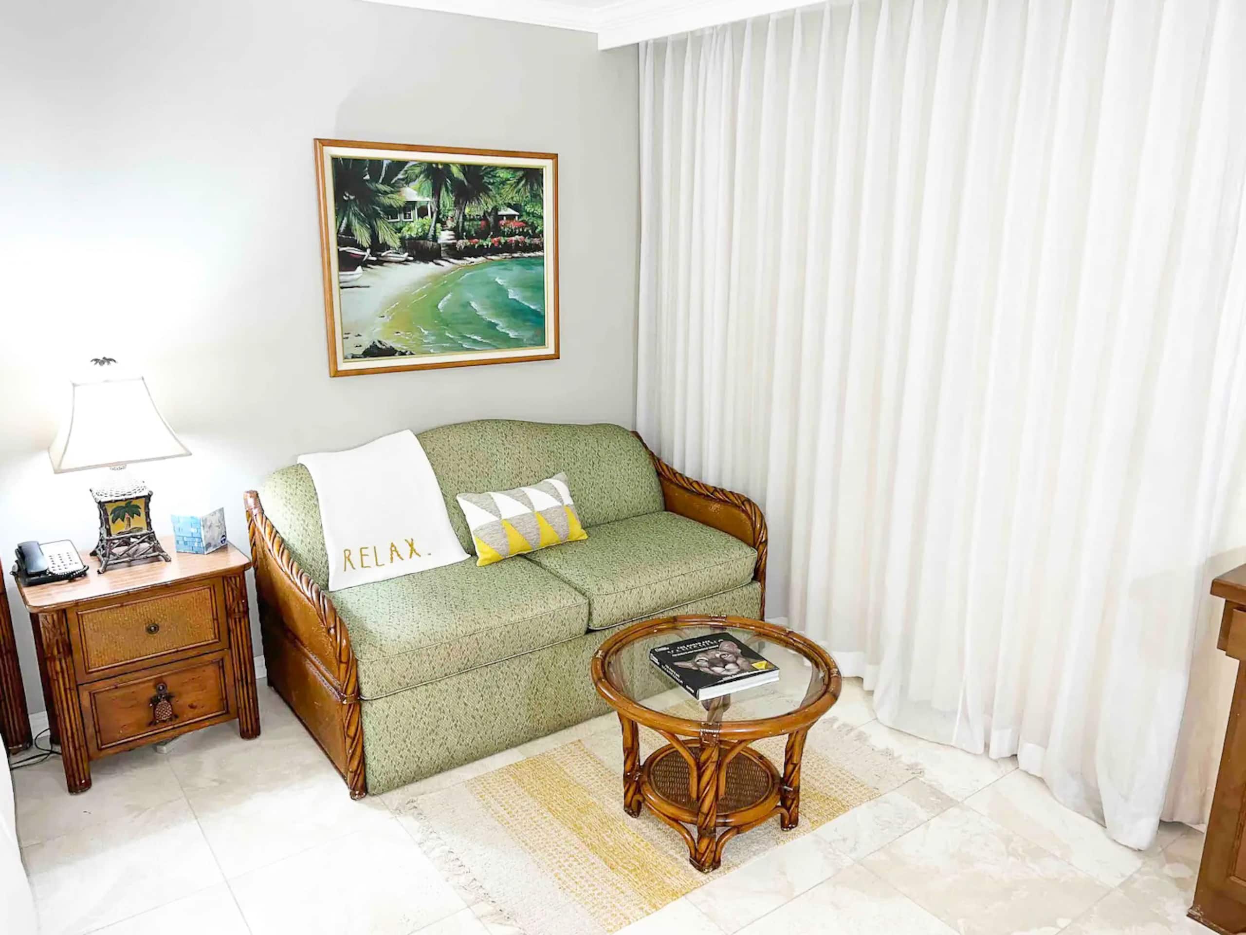 A Lovely Boutique Condo - 7 Minute Walk to Beach! - Image 3