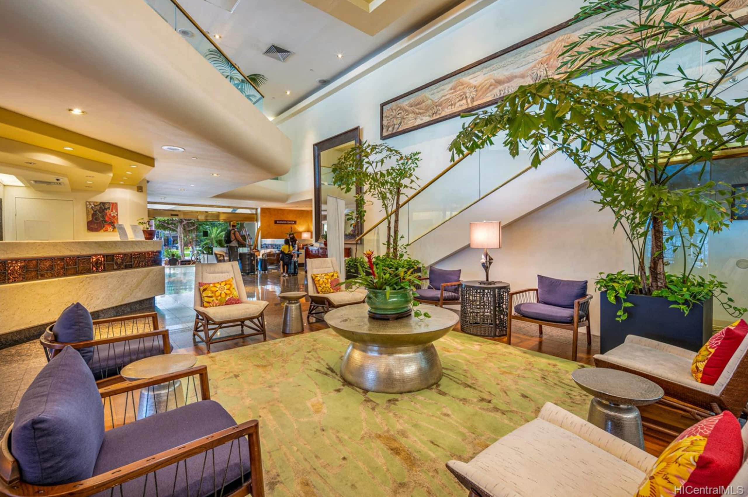 A Lovely Boutique Condo - 7 Minute Walk to Beach! - Image 4