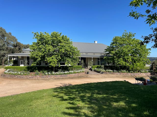 Quiet location. Magical views