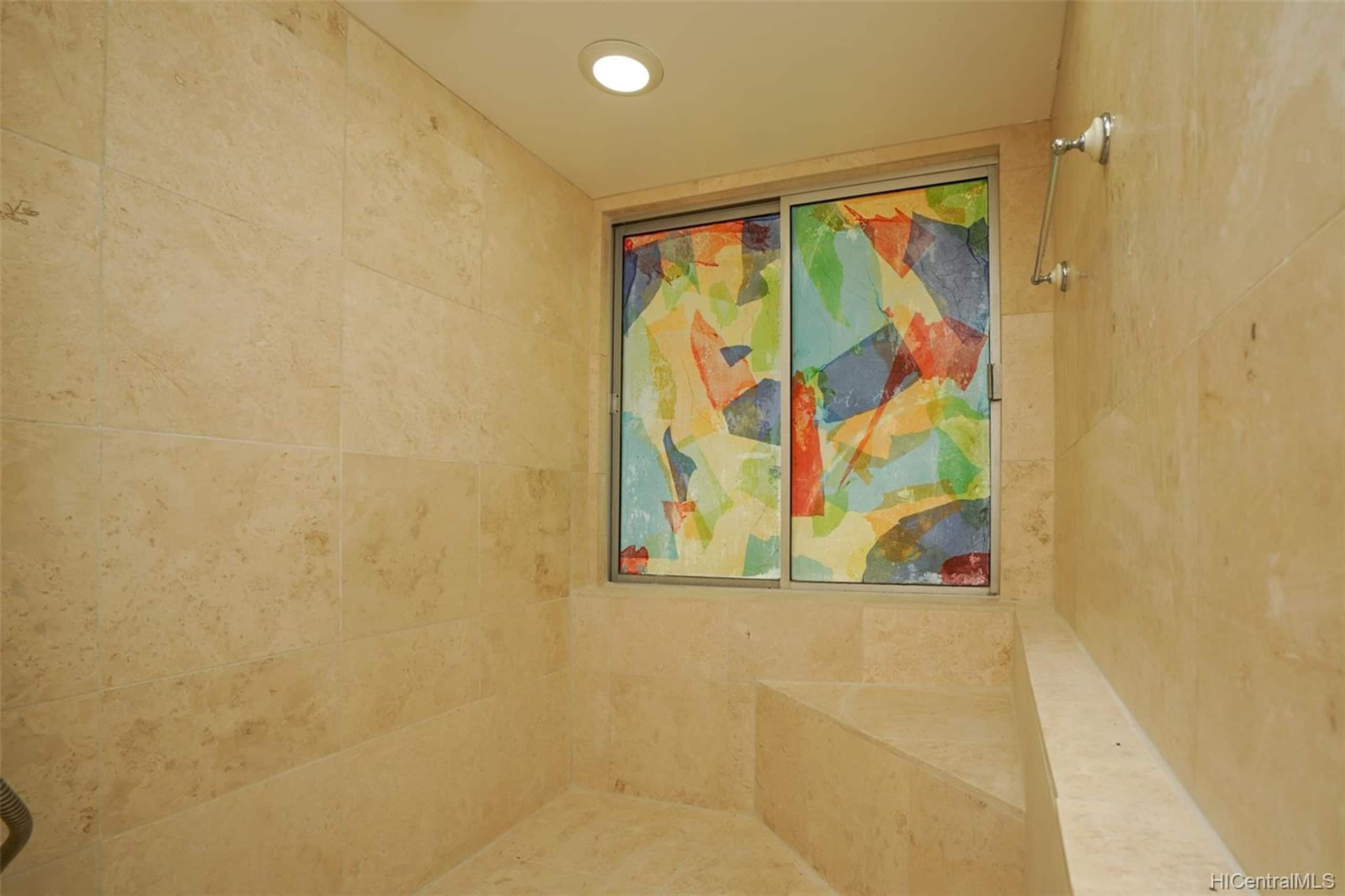 Waikiki - Ocean Front Hotel - Image 3