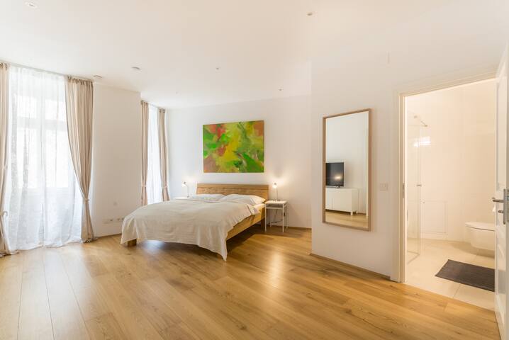 Modern Naschmarkt apartment for 6 people gallery image 3