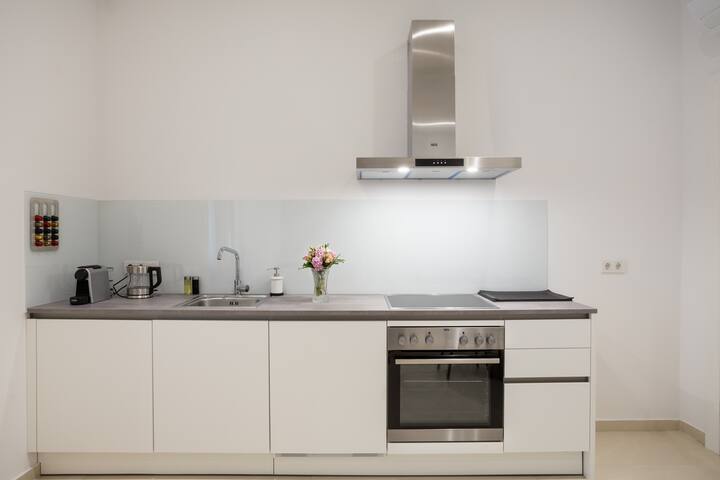 Modern Naschmarkt apartment for 6 people gallery image 4