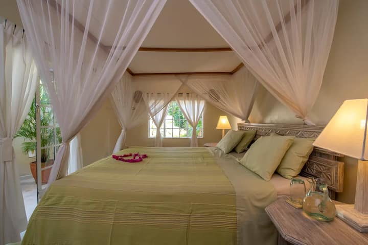 Frangipani Cottage - غرفة النوم الرئيسية