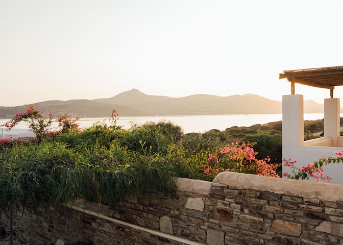 Seafront house with stunning view in Antiparos