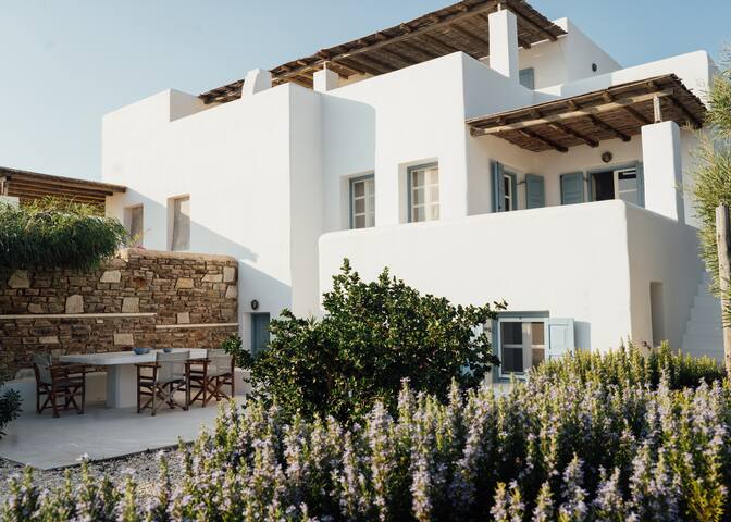 Seafront house with stunning view in Antiparos gallery image 2