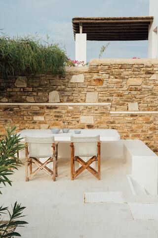 Seafront house with stunning view in Antiparos gallery image 4