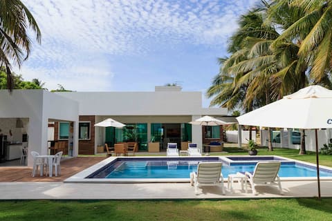 Beachfront house 6 en-suites Praia Cond. Cacha Pregos