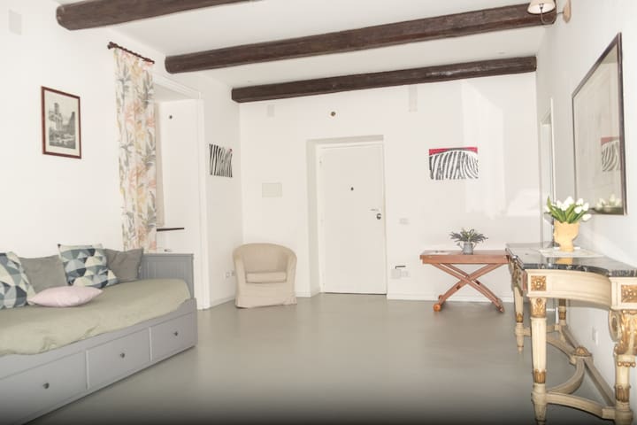 Housetoo managed Airbnb listing 1
