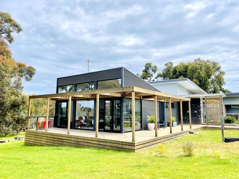 Boutique studio on hobby farm near Bells Beach