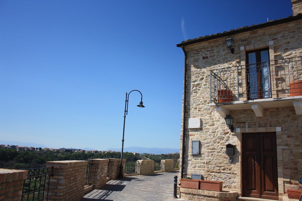 Annuncio Airbnb popolare: ANPEMO: the window to the sea a Silvi