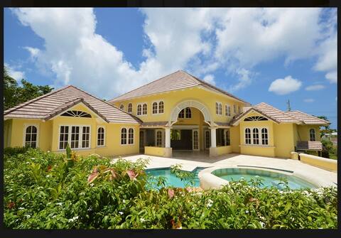 Sun-Kissed 4 Bedroom Villa-Pool,Golf,Oistins&Beach