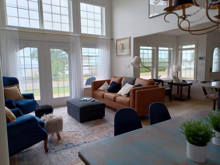 Cottage Luxe Avec Jacuzzi, Près Des Plages - Shediac