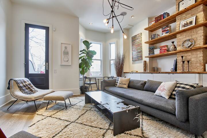 The Robert House: Masterpiece in Harbord Village gallery image 5