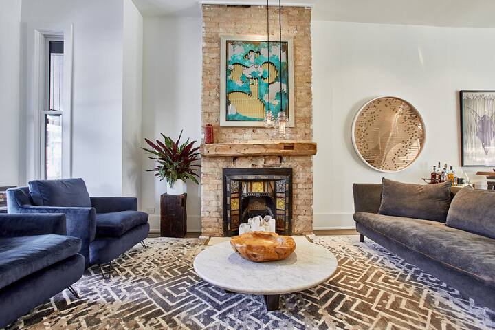 The Robert House: Masterpiece in Harbord Village gallery image 3