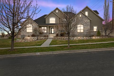 Beautiful 6 Bedroom 5 Bath near Utah Lake