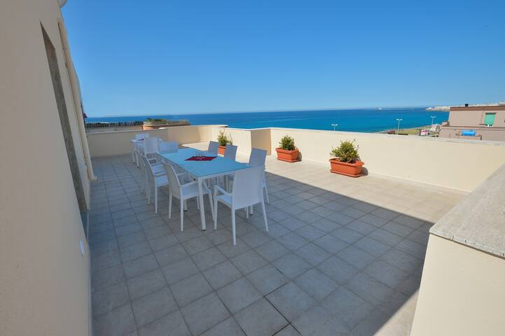 Attico splendida vista mare zona lidi/centro