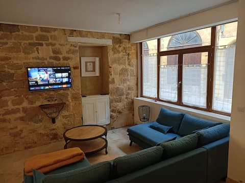 Character cottage in the heart of the medieval city