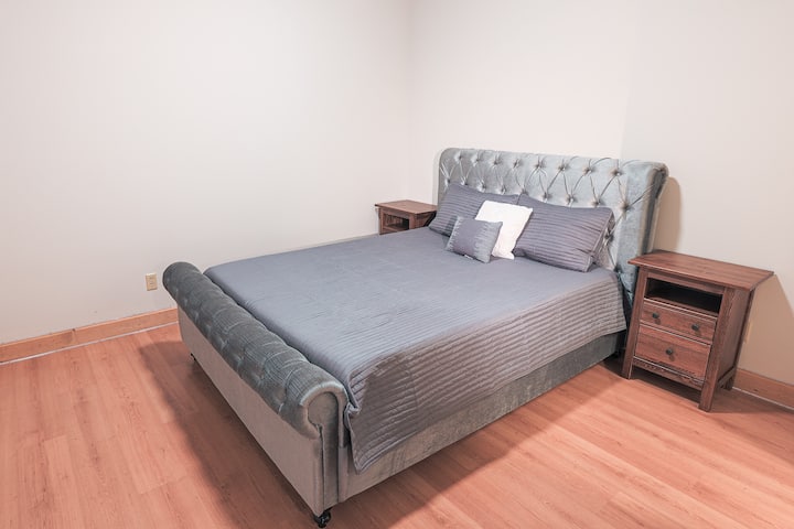 غرفة النوم 2: سرير كوين