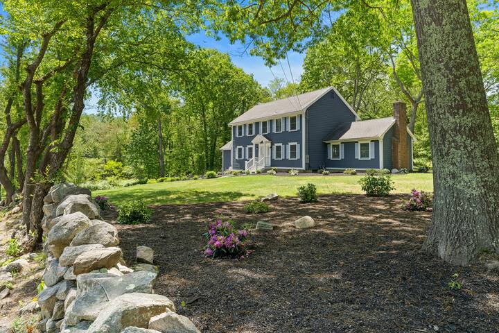 Beautiful Colonial Home in Saunderstown, RI gallery image 5