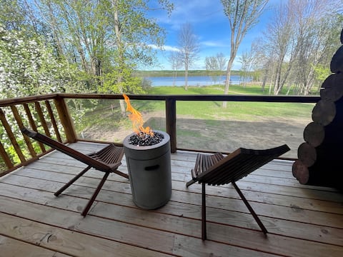 Lakeside Log Cabin - Near Pool, Golf, Ski