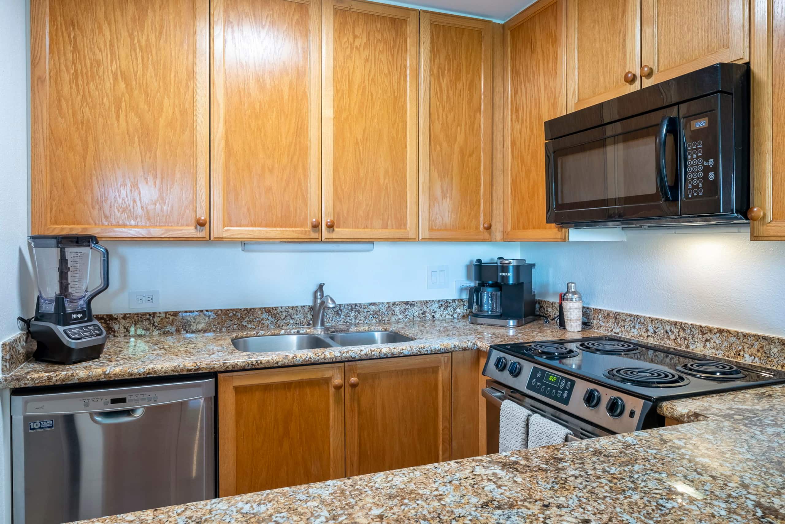 Condo in Kihei · ★4.92 · 1 bedroom · 2 beds · 2 private baths - Image 11
