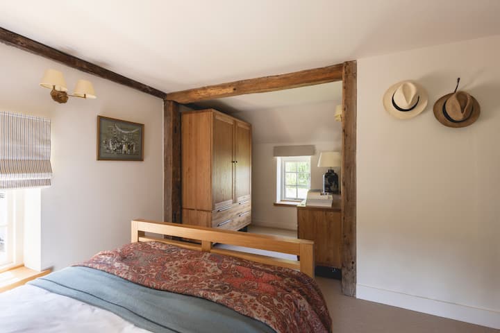 غرفة النوم الرئيسية